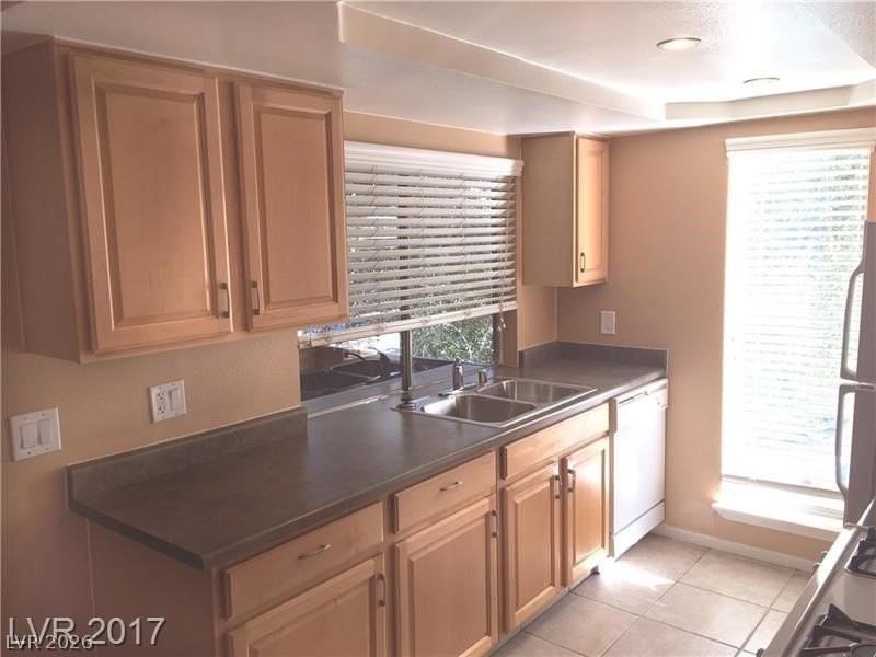 1440 Vegas Valley Dr #8 - Photo 7 of 19