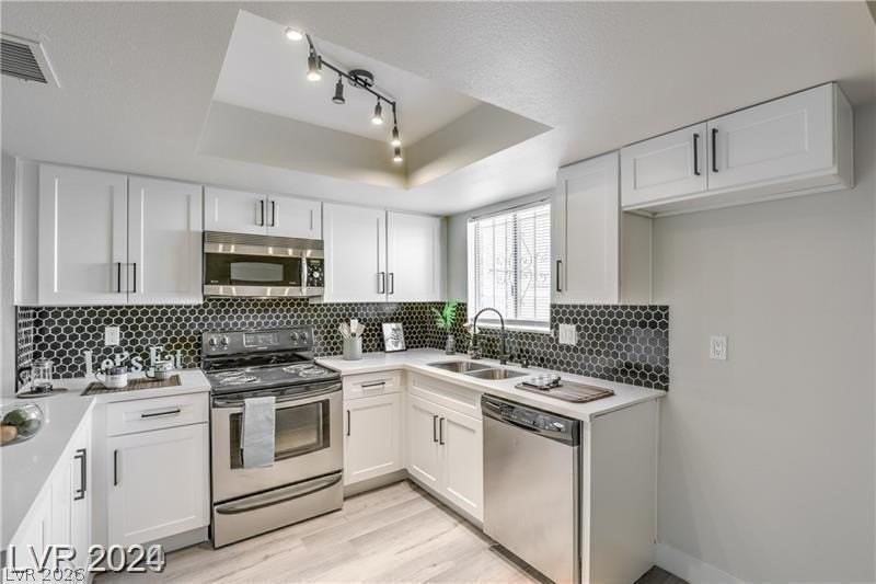 1436 N Jones Blvd - Photo 5 of 28