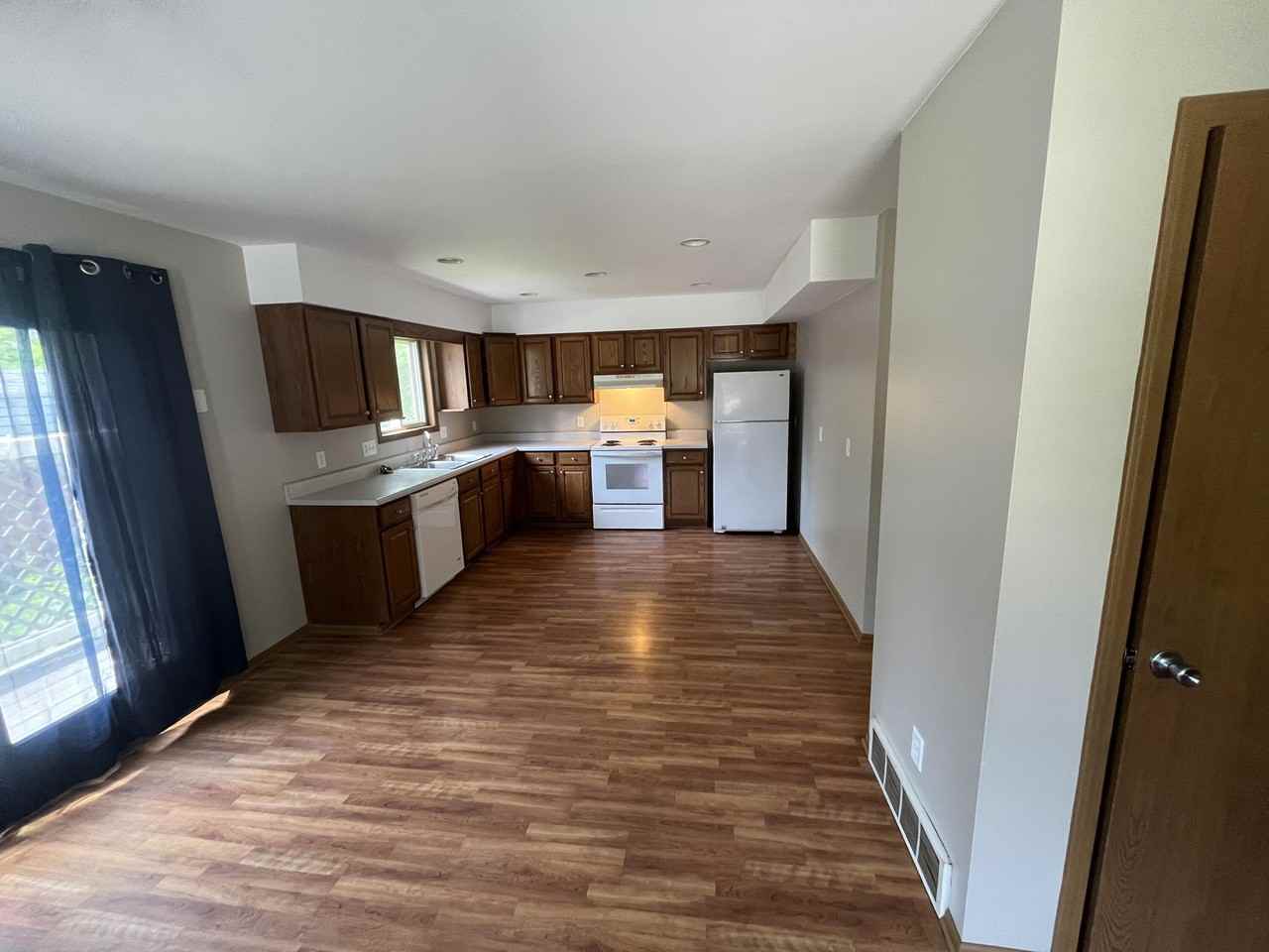 6940 Shattuck Rd - Photo 4 of 19