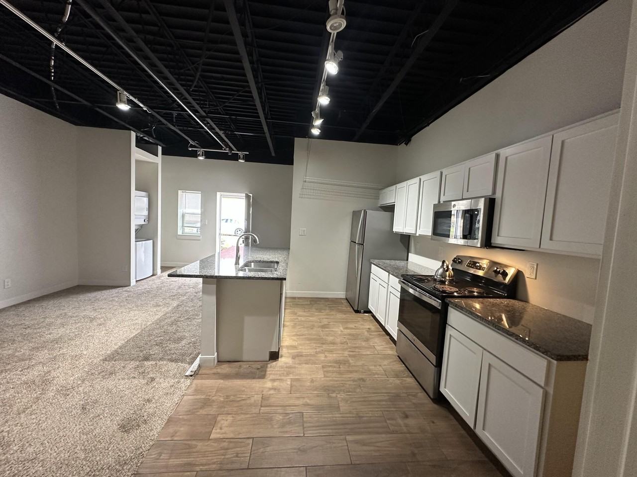 201 N Park St #D - Photo 2 of 16