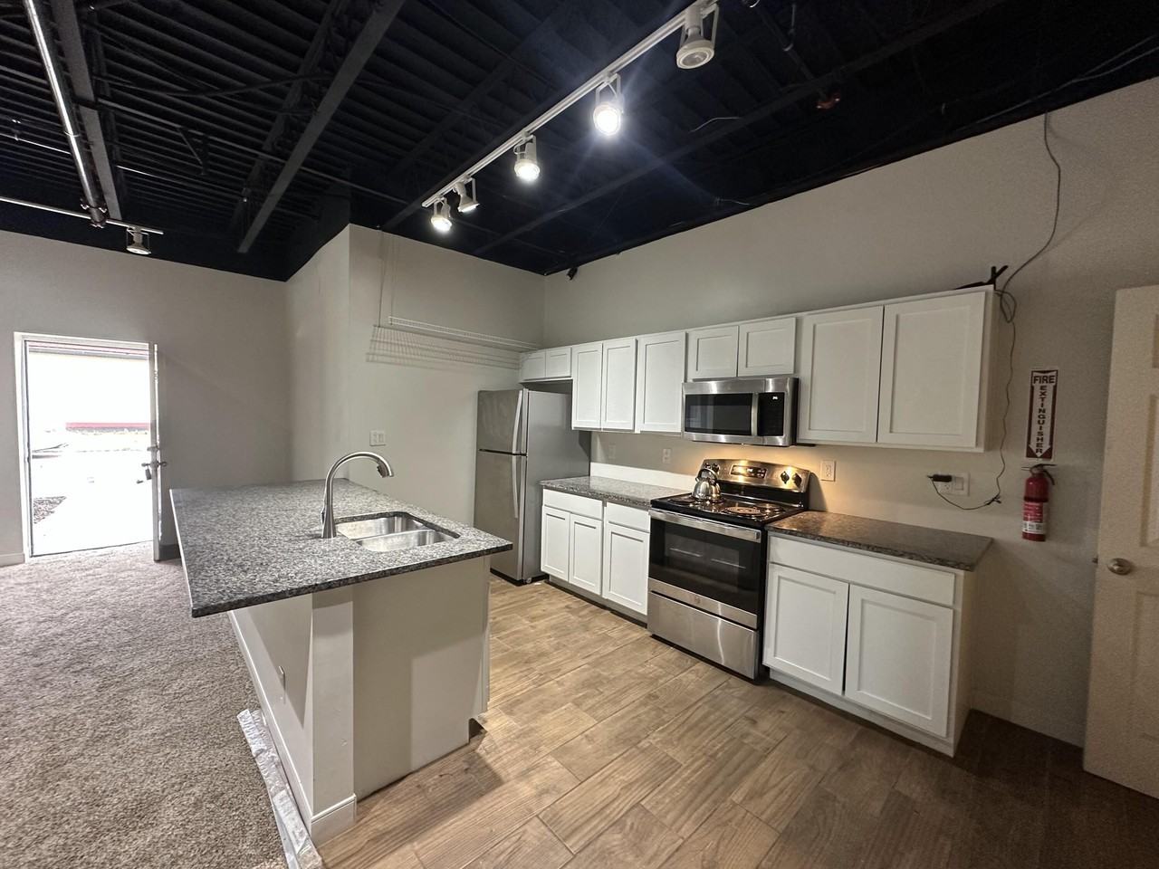 201 N Park St #D - Photo 3 of 16