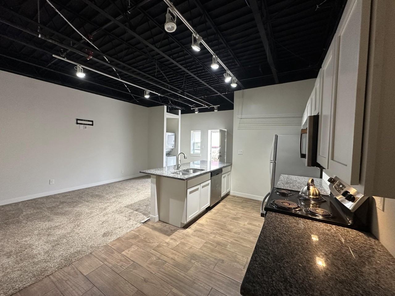 201 N Park St #D - Photo 7 of 16
