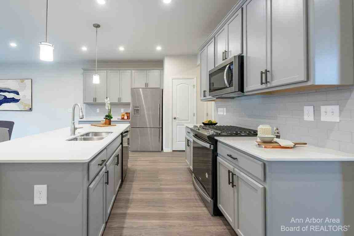 2801 Willow Ct #16 - Photo 2 of 24