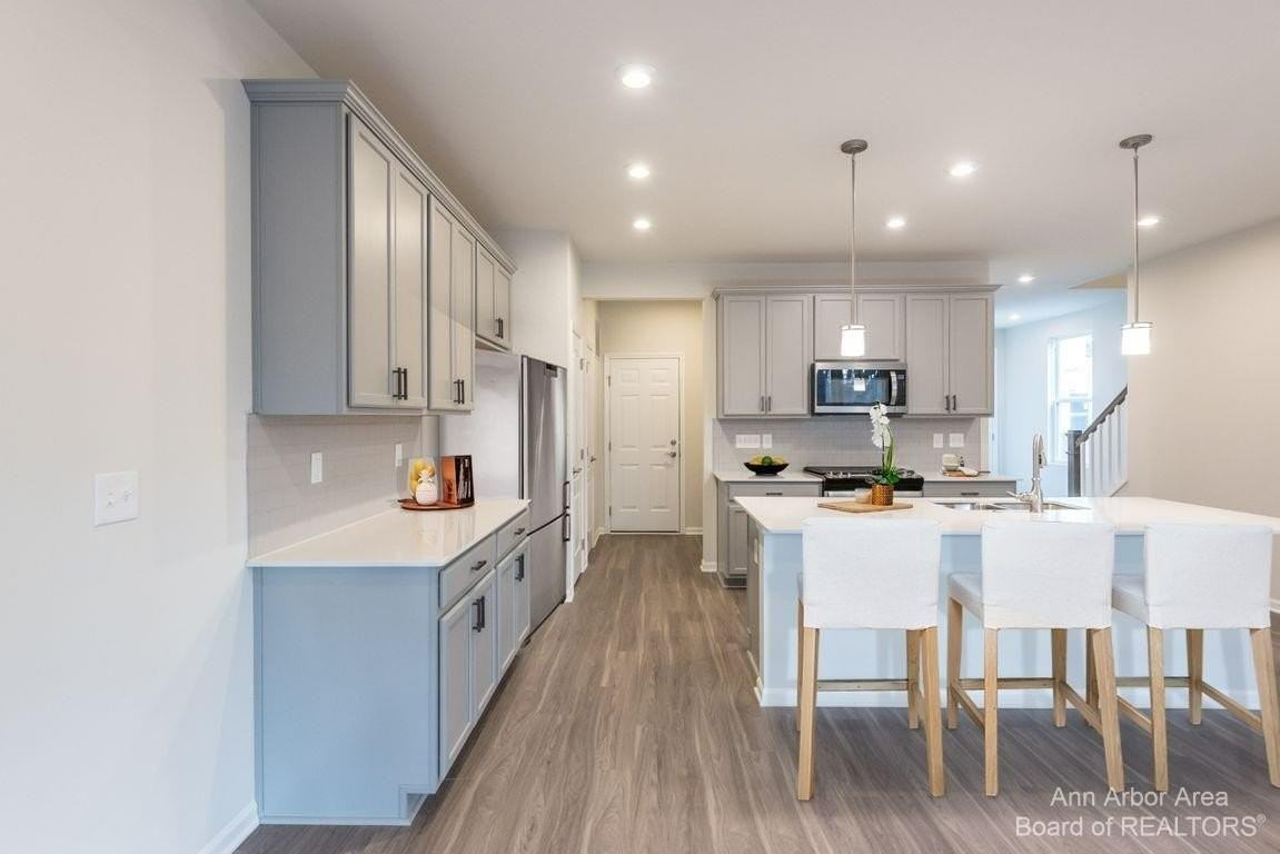 2801 Willow Ct #16 - Photo 4 of 24