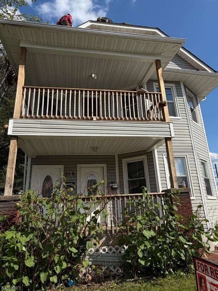 346 N 8th St - Photo 2 of 2