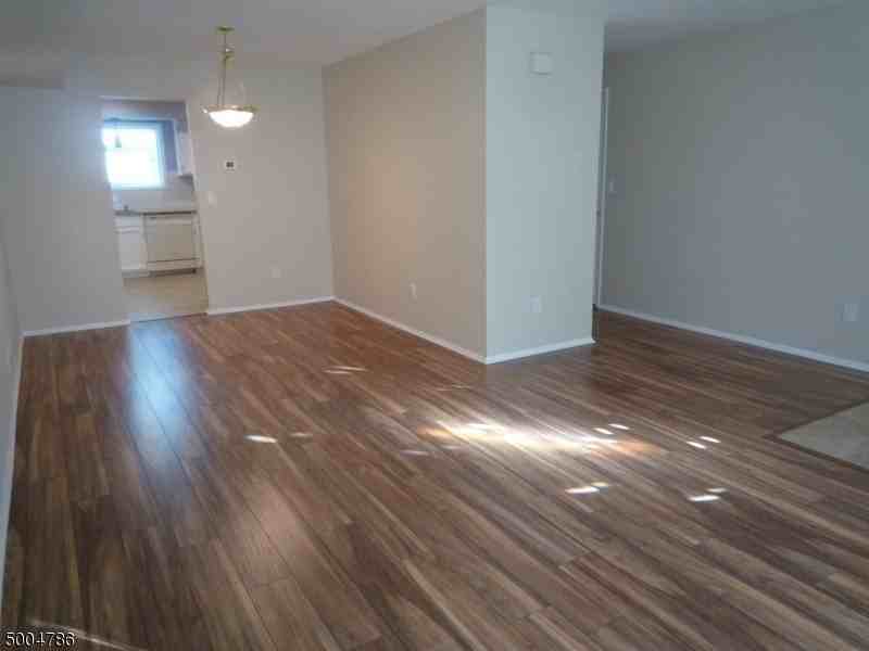388 Cotswold Pl - Photo 2 of 14