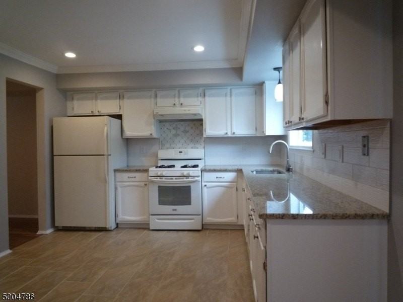 388 Cotswold Pl - Photo 4 of 14