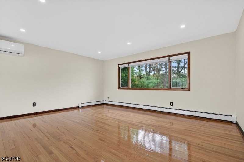 97 Sipp Ave #1 - Photo 7 of 28