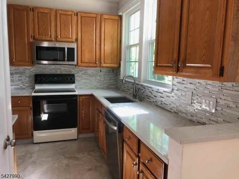 14 Wood Duck Pond Rd - Photo 3 of 5