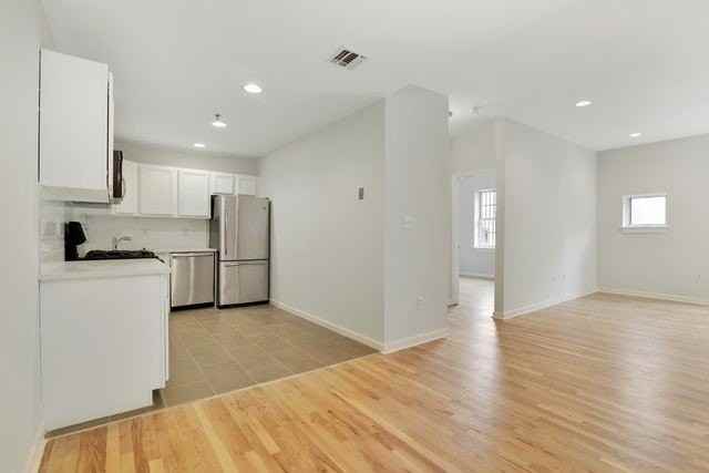 88 Clinton St #7 - Photo 3 of 10