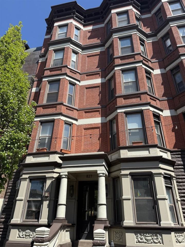 827 Washington St #4B - Photo 2 of 10