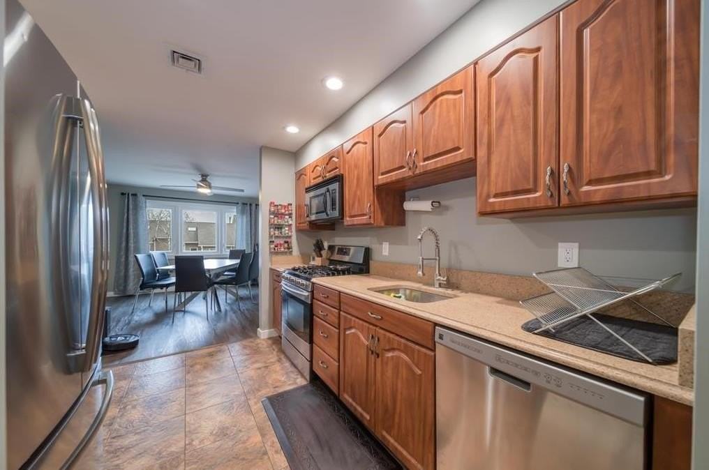 302 Heights Dr - Photo 5 of 22