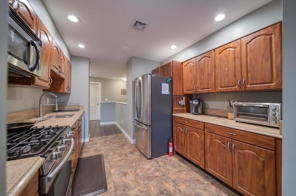 302 Heights Dr - Photo 6 of 22