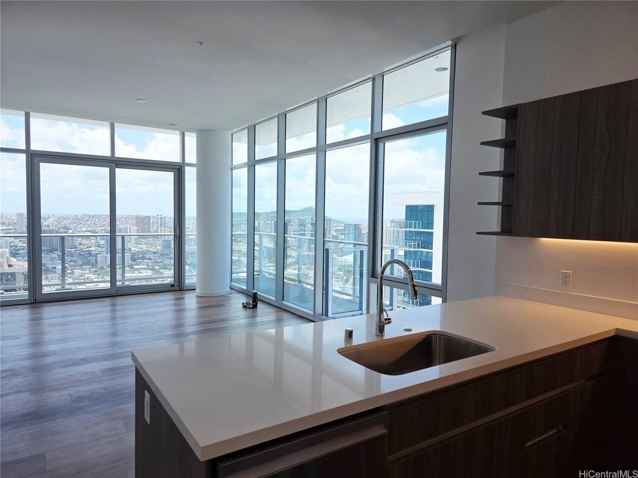 1515 Liona St #4401L - Photo 4 of 25
