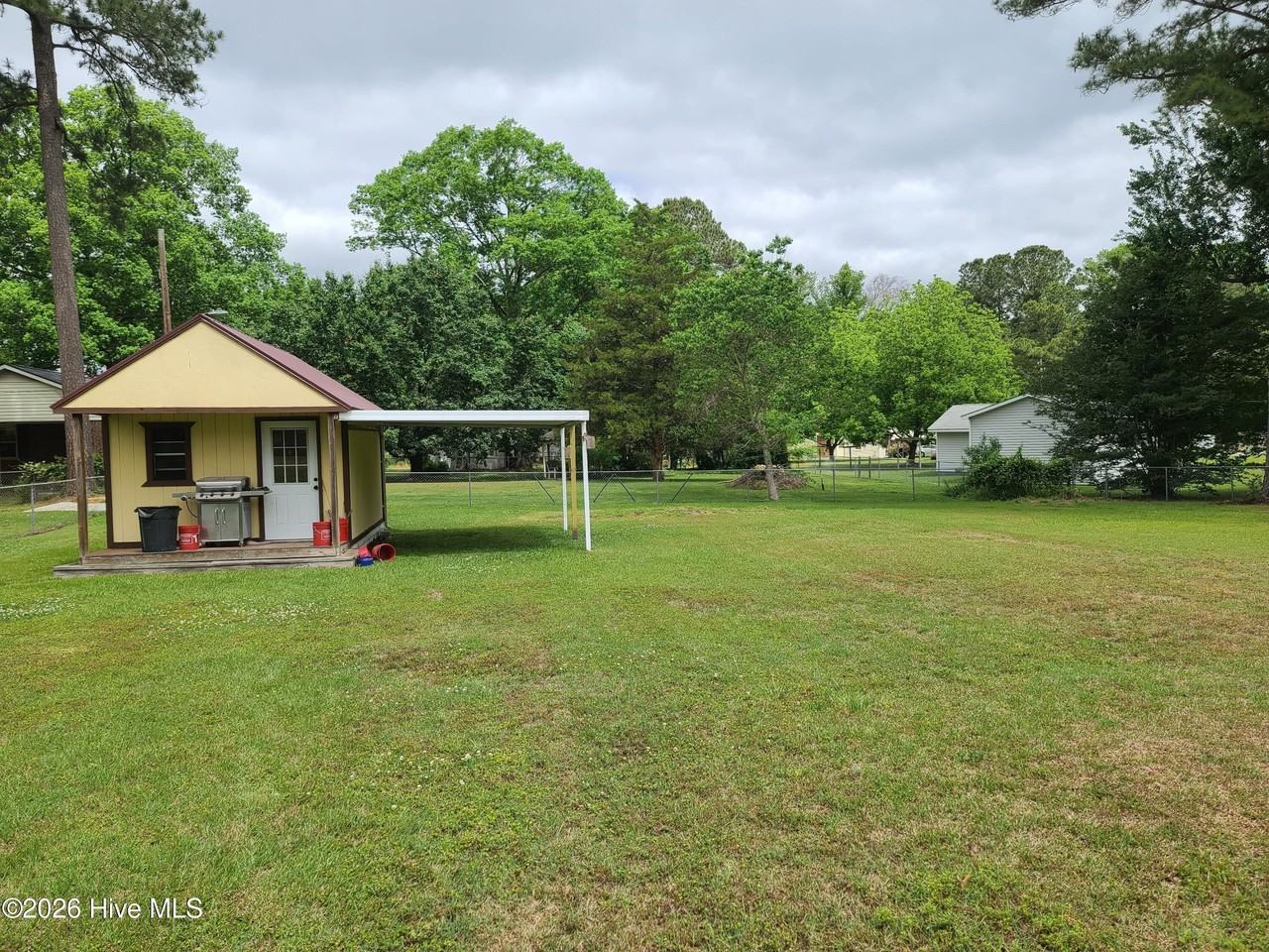 1932 Hullwood Dr - Photo 4 of 16