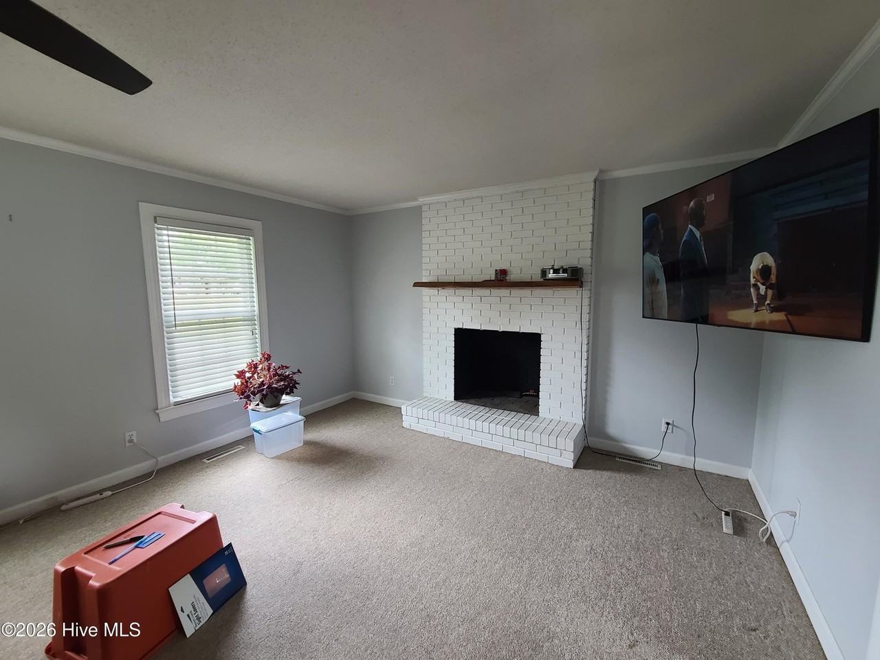 1932 Hullwood Dr - Photo 5 of 16