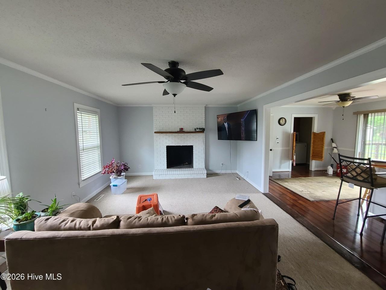 1932 Hullwood Dr - Photo 6 of 16