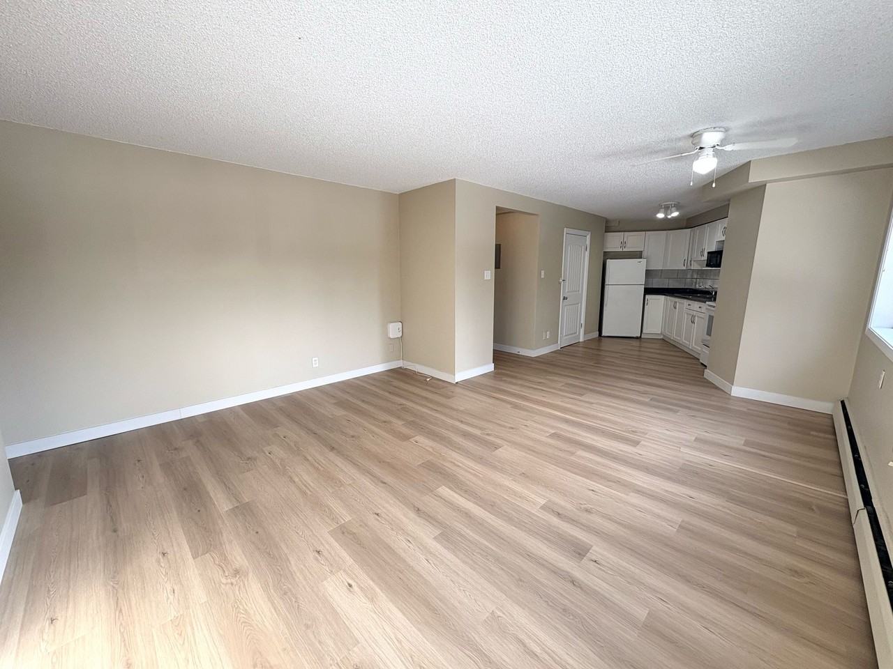 Joanna Manor - Photo 6 of 19