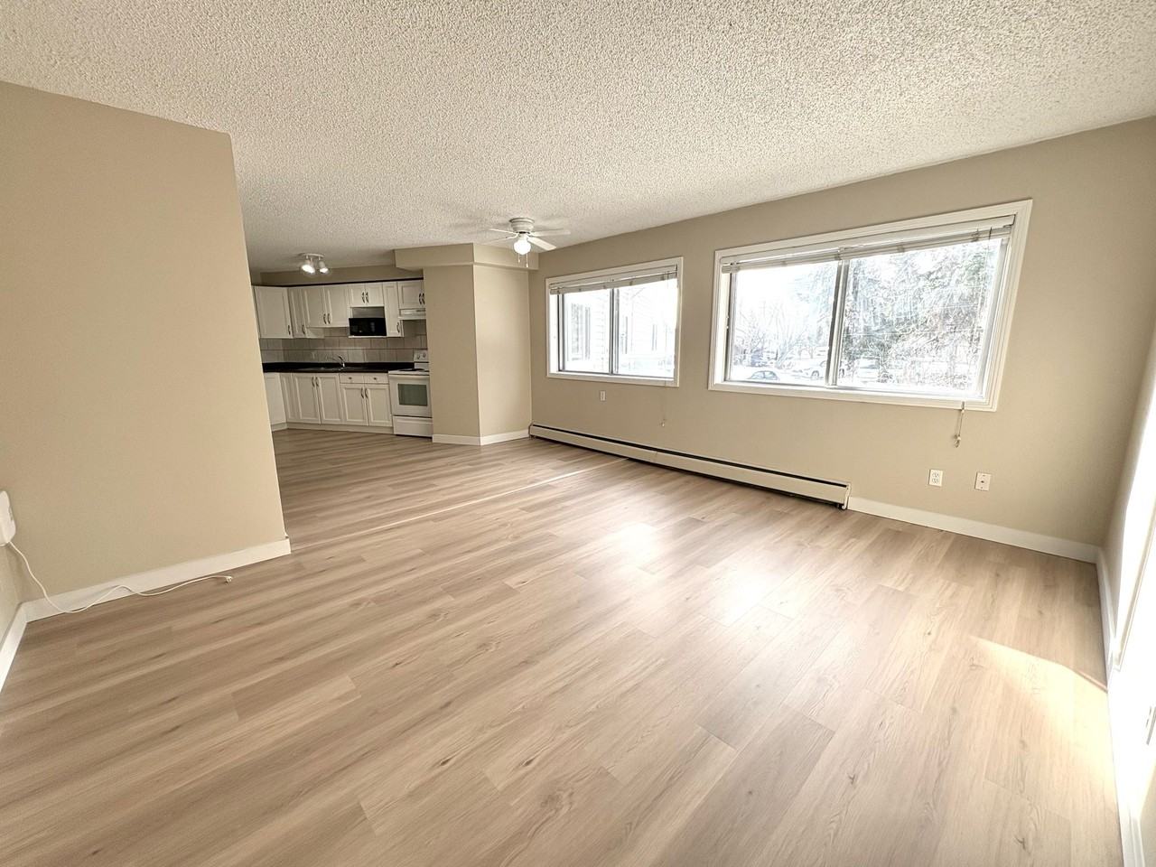 Joanna Manor - Photo 7 of 19