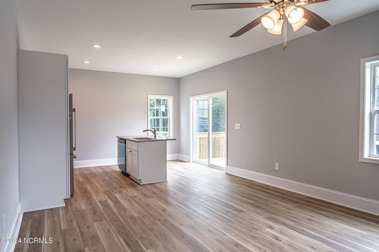 1060 W New York Ave - Photo 5 of 22