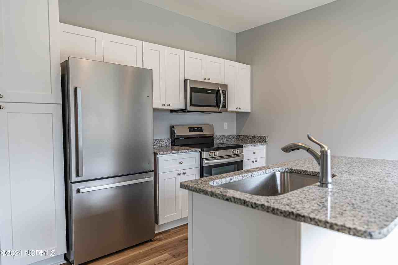 1060 W New York Ave - Photo 6 of 22