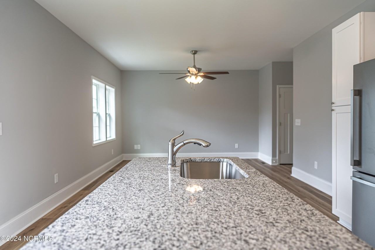 1060 W New York Ave - Photo 7 of 22