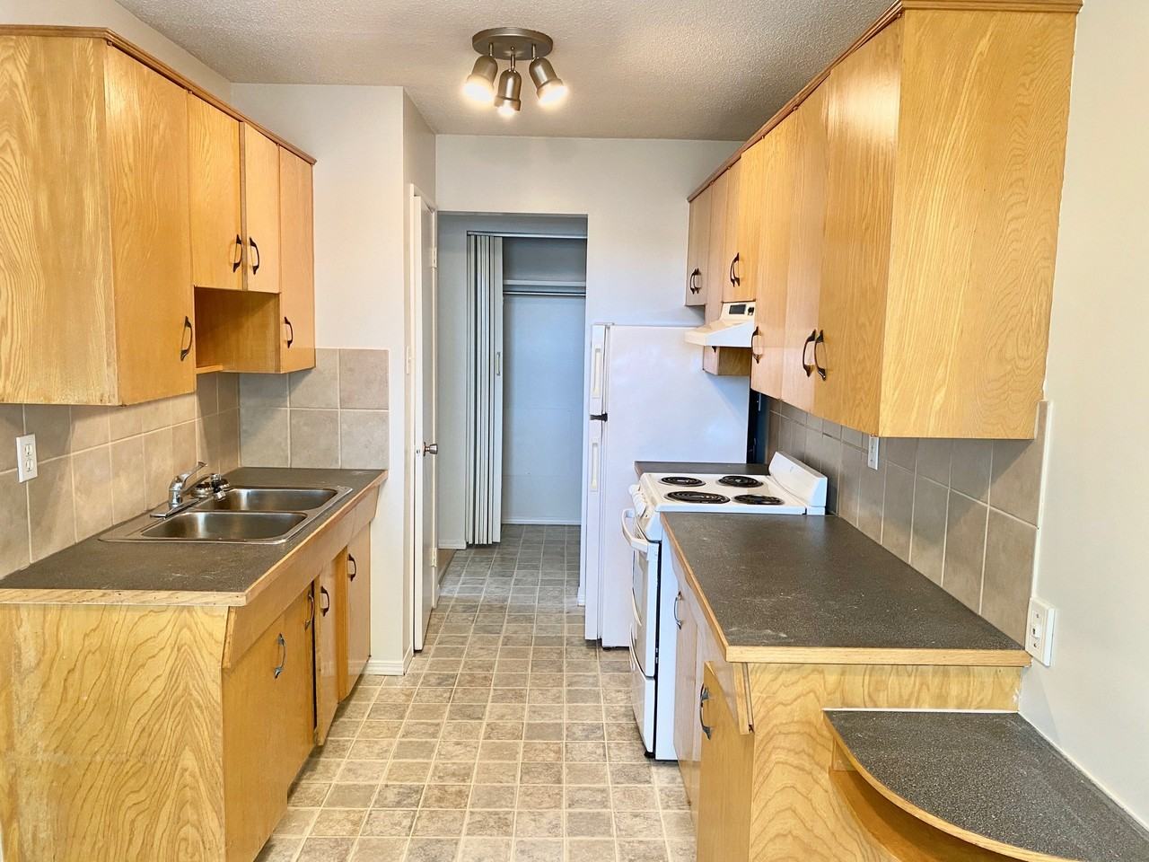 Parkview Apartments - Photo 6 of 10