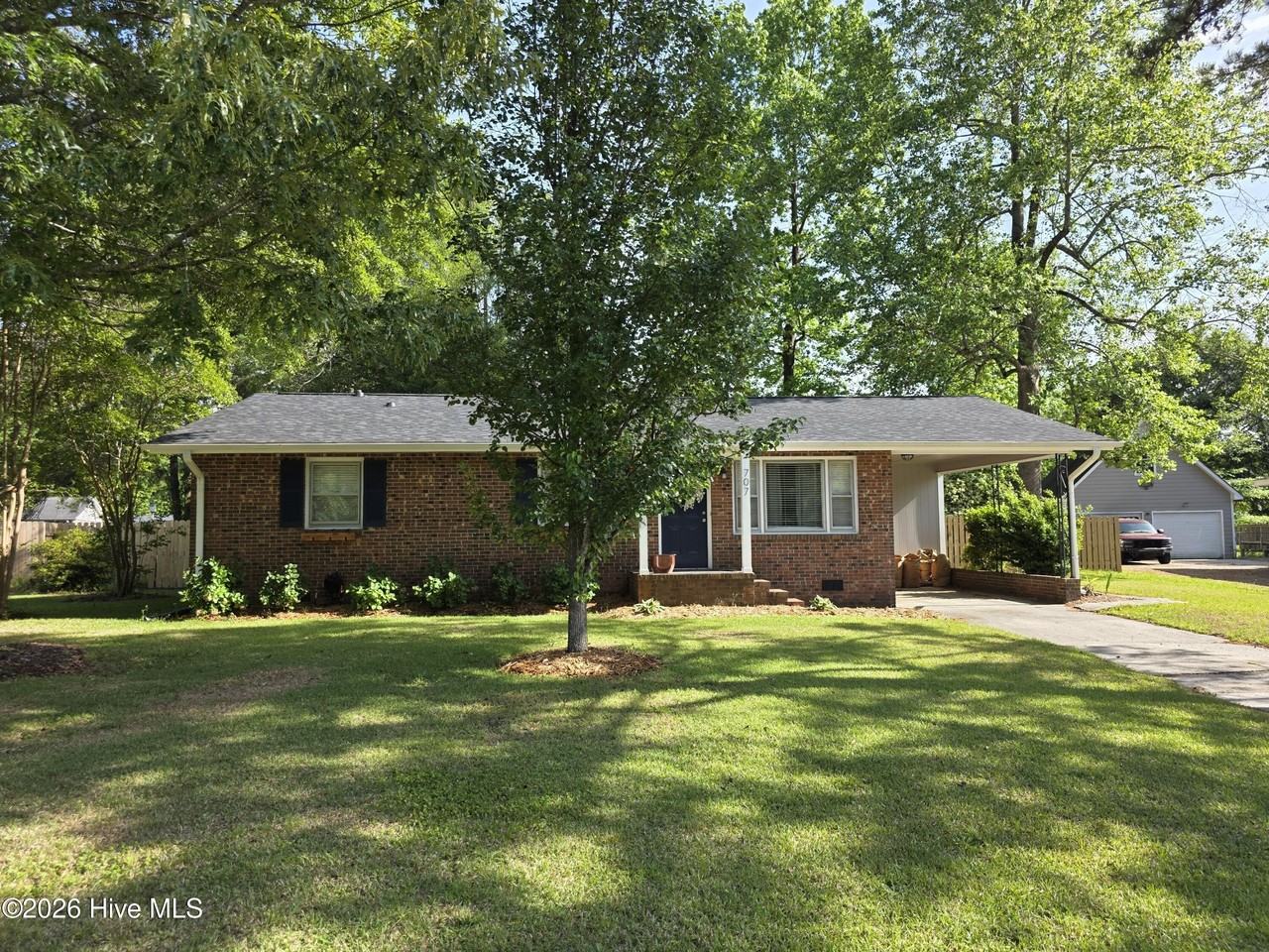 707 Little John Ave - Photo 2 of 24