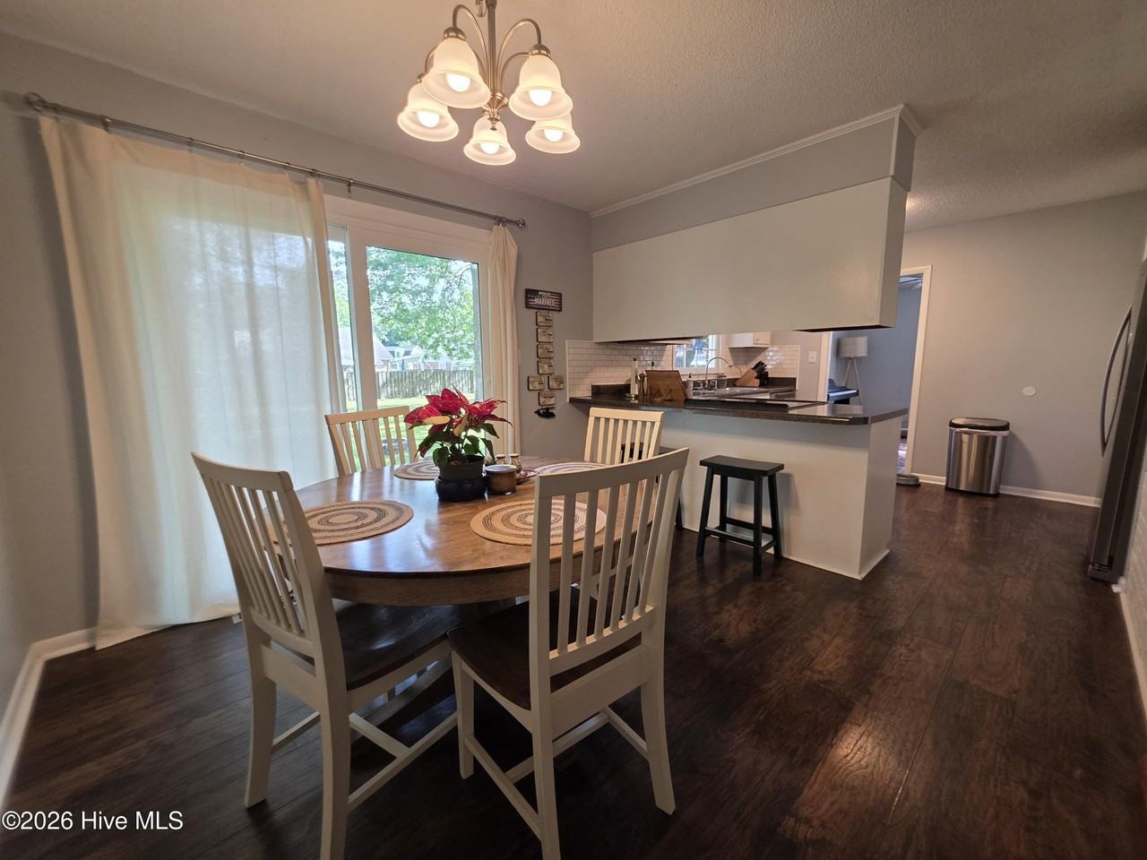 707 Little John Ave - Photo 5 of 24