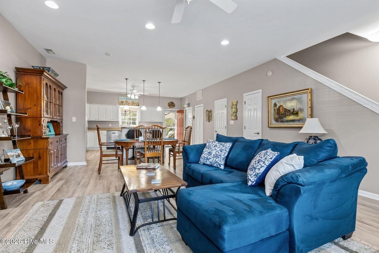 101 Ole Field Cir #C - Photo 2 of 44