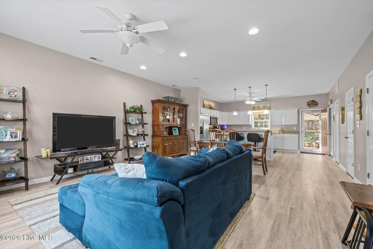 101 Ole Field Cir #C - Photo 3 of 44