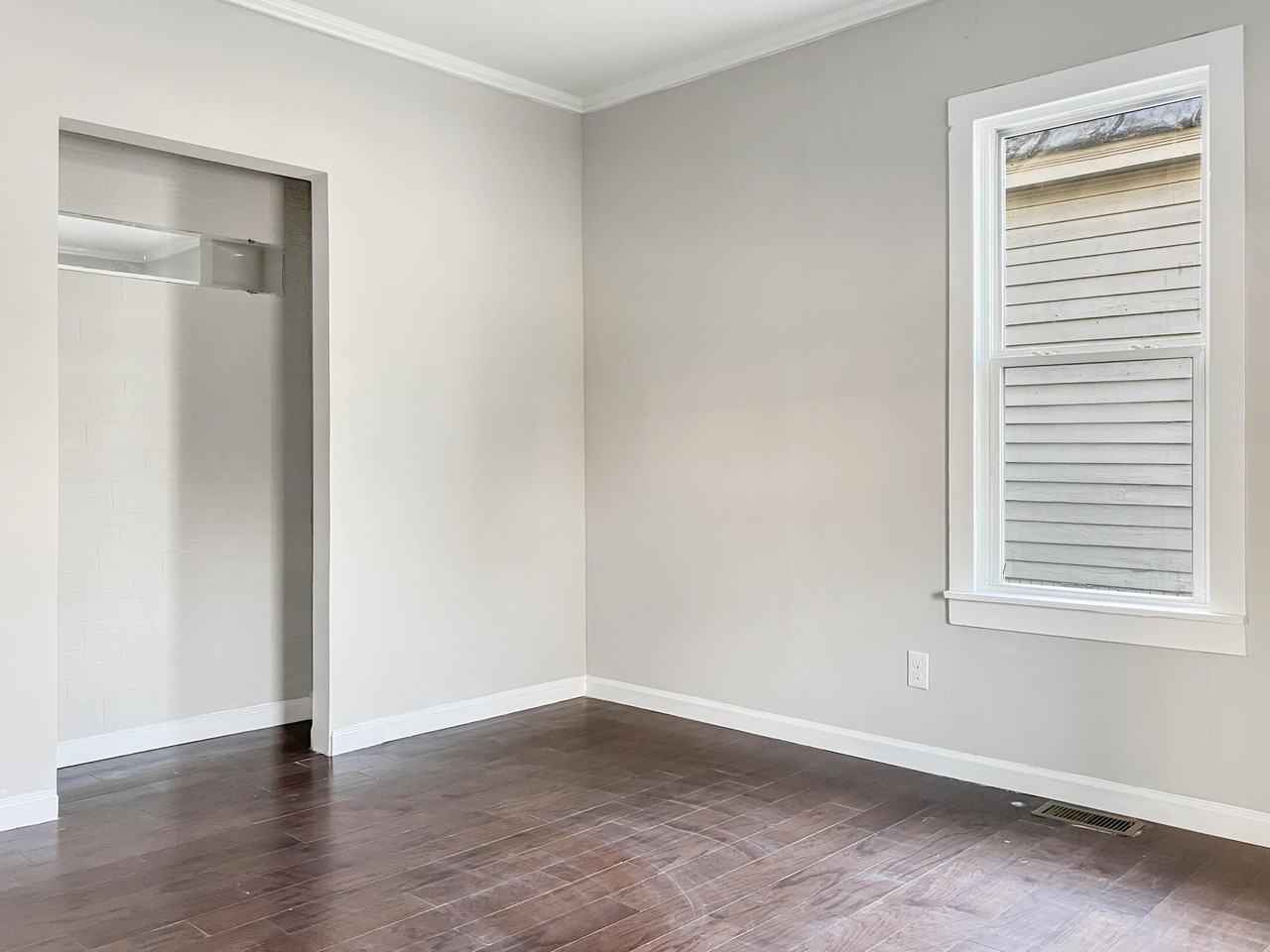 1742 Walker St - Photo 6 of 10