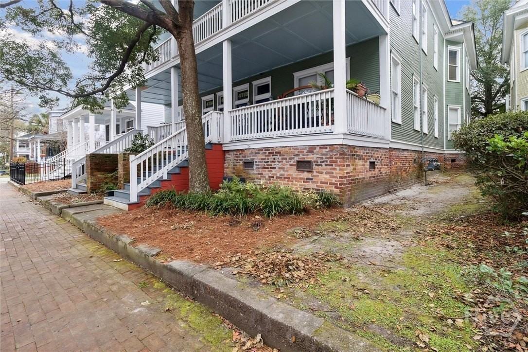 413 E Waldburg St #B - Photo 3 of 24