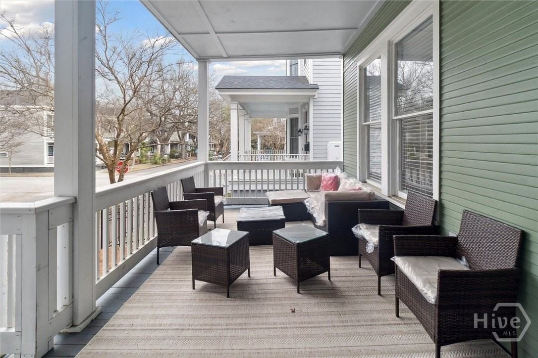 413 E Waldburg St #B - Photo 4 of 24