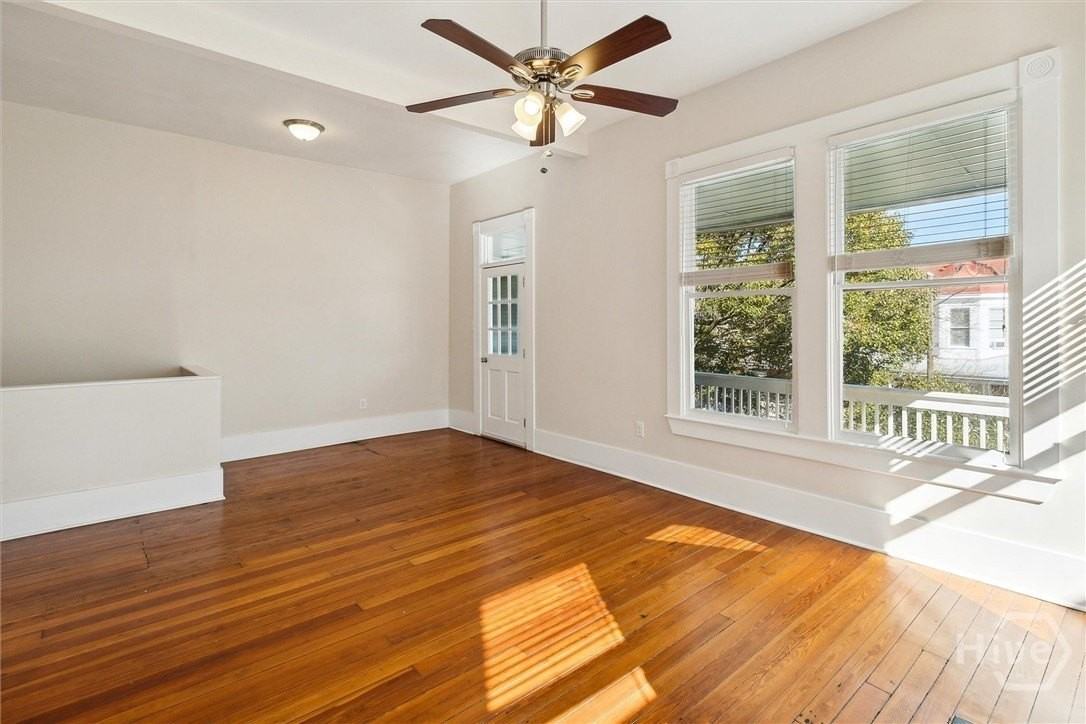 413 E Waldburg St #B - Photo 6 of 24