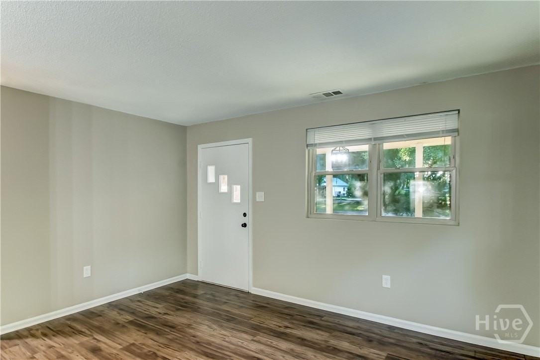8618 Ferguson Ave - Photo 4 of 24