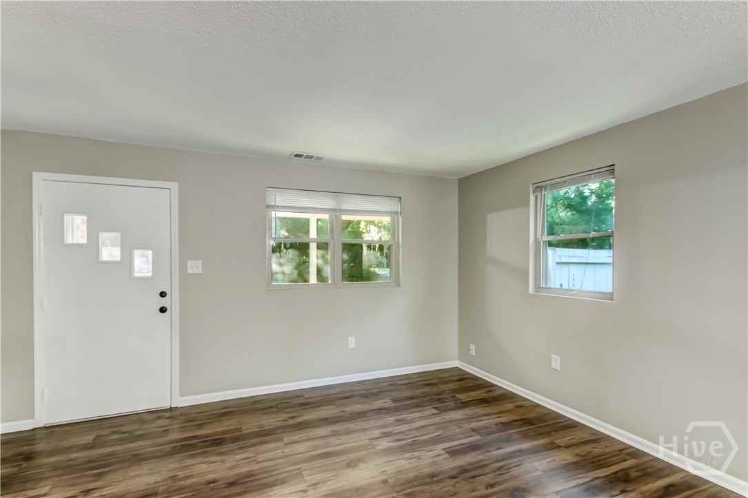 8618 Ferguson Ave - Photo 5 of 24