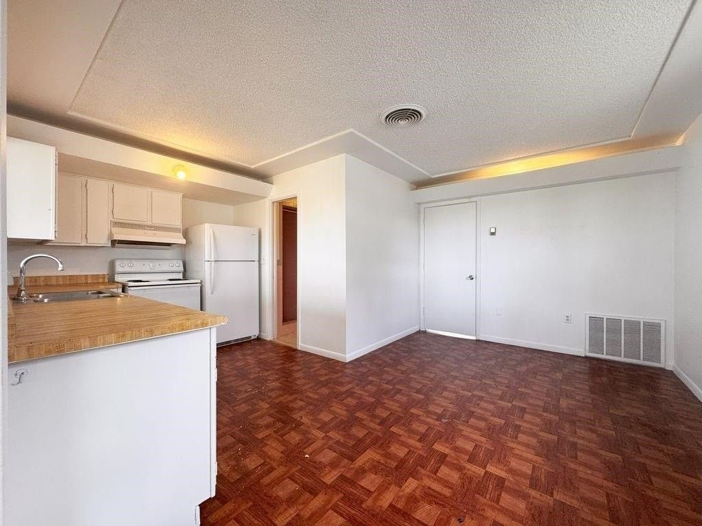 105 Lake Breeze Dr - Photo 5 of 14