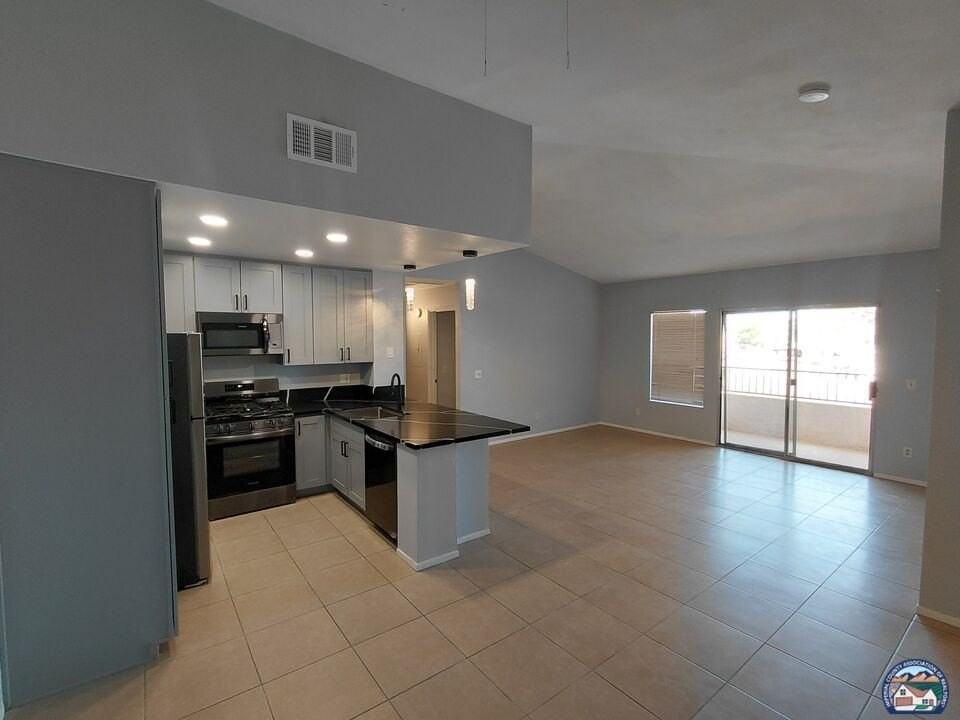 1100 Rodeo Dr #745 - Photo 4 of 14