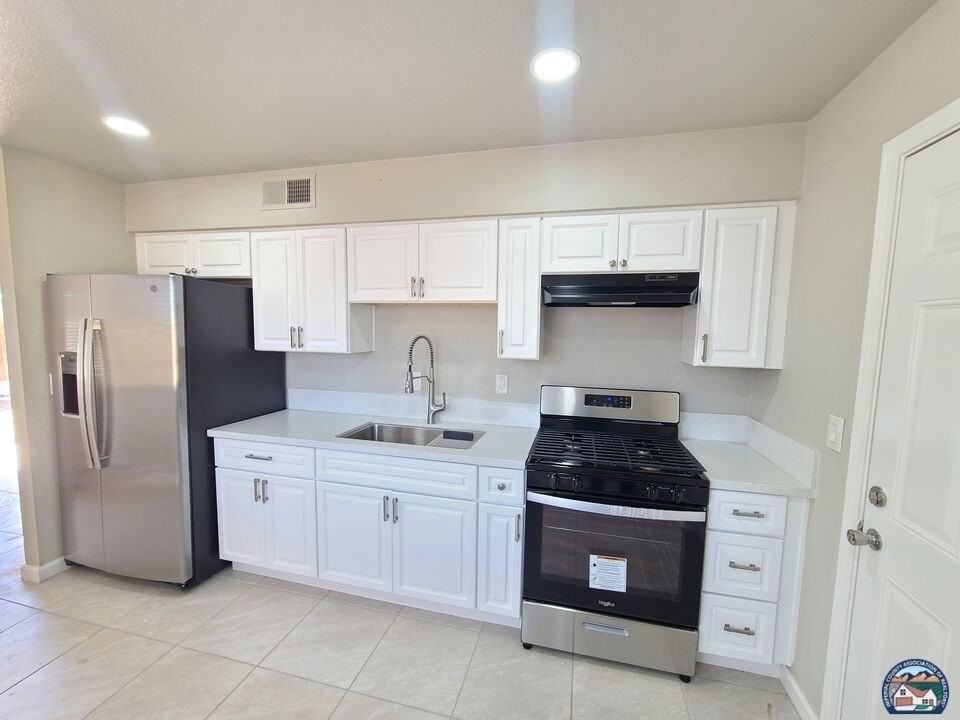 510 Encinas Ave #D - Photo 2 of 6