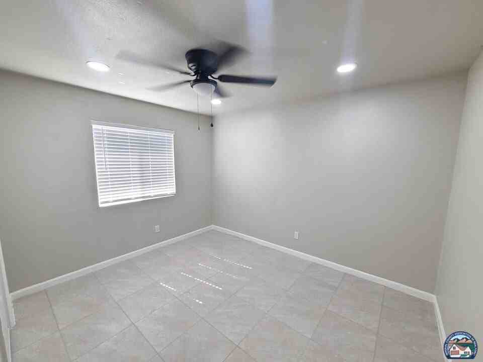 510 Encinas Ave #D - Photo 3 of 6