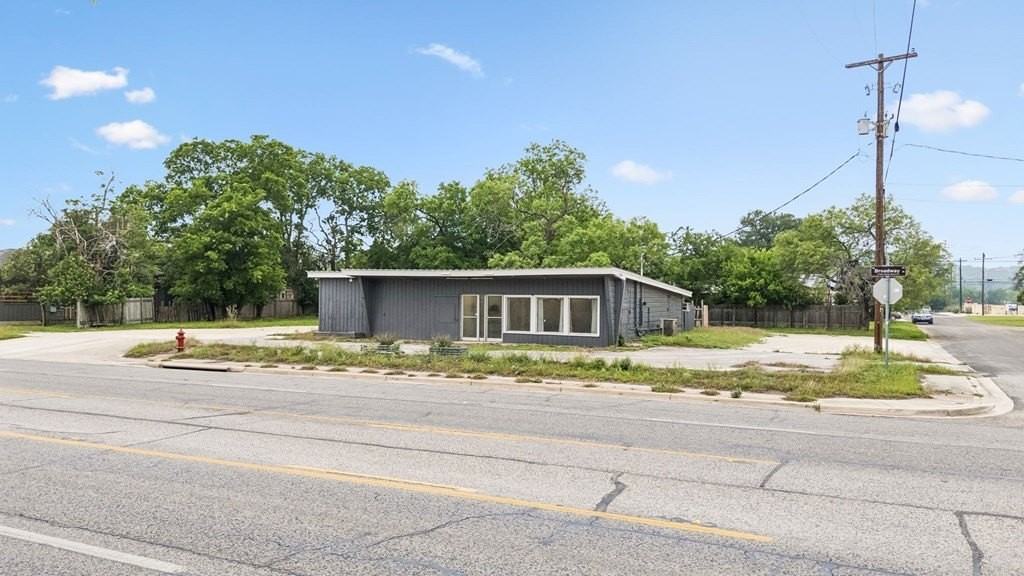 1407 Broadway - Photo 2 of 37