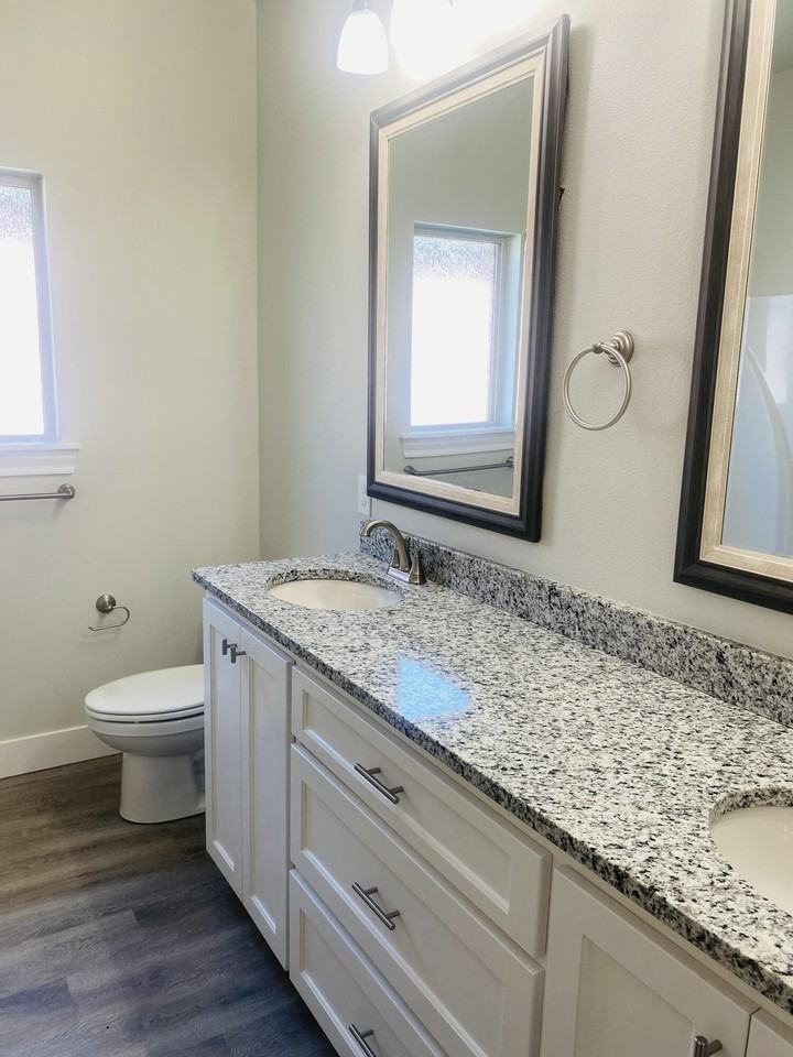 7731 97th St - Photo 2 of 26