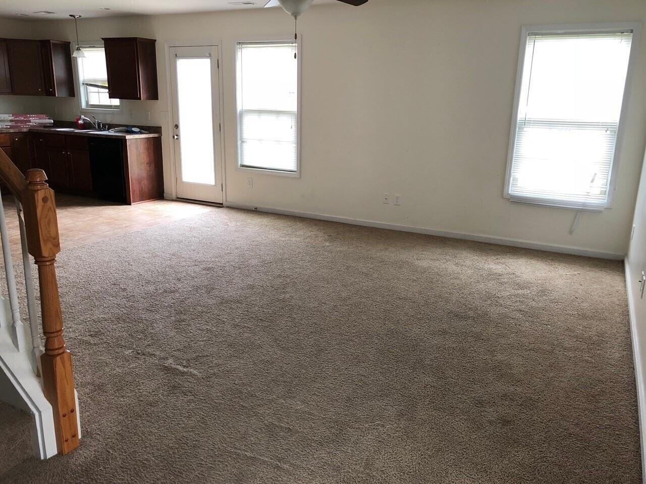 337 Oxford Cir - Photo 2 of 7