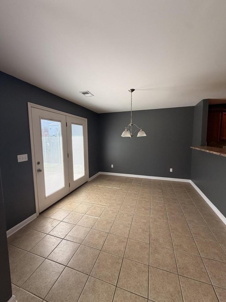 2904 Mahala Ln - Photo 6 of 15