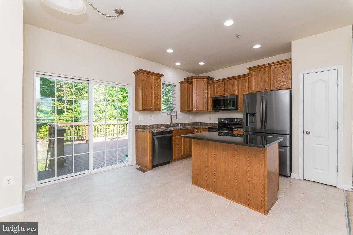 7706 Timbercross Ln - Photo 3 of 44