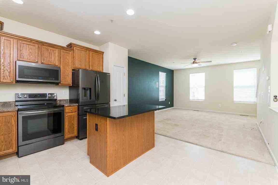 7706 Timbercross Ln - Photo 5 of 44