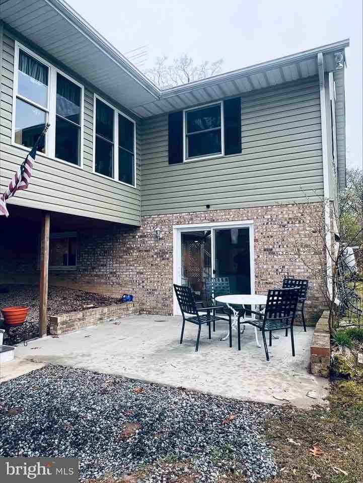 2043 Sue Ave - Photo 4 of 26
