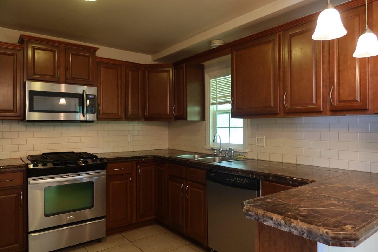109 Deep Dale Dr - Photo 7 of 31