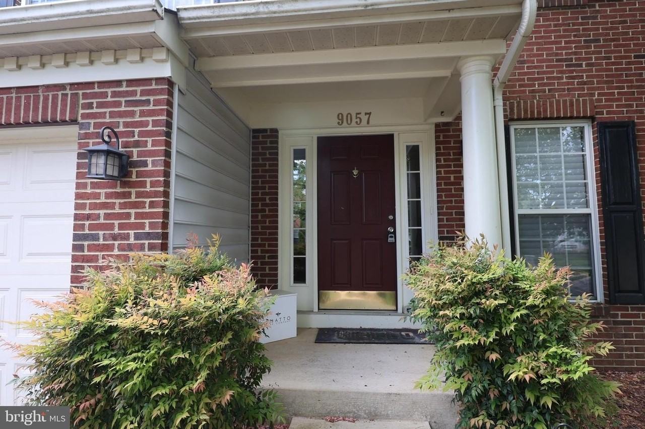 9057 Seward St - Photo 2 of 20